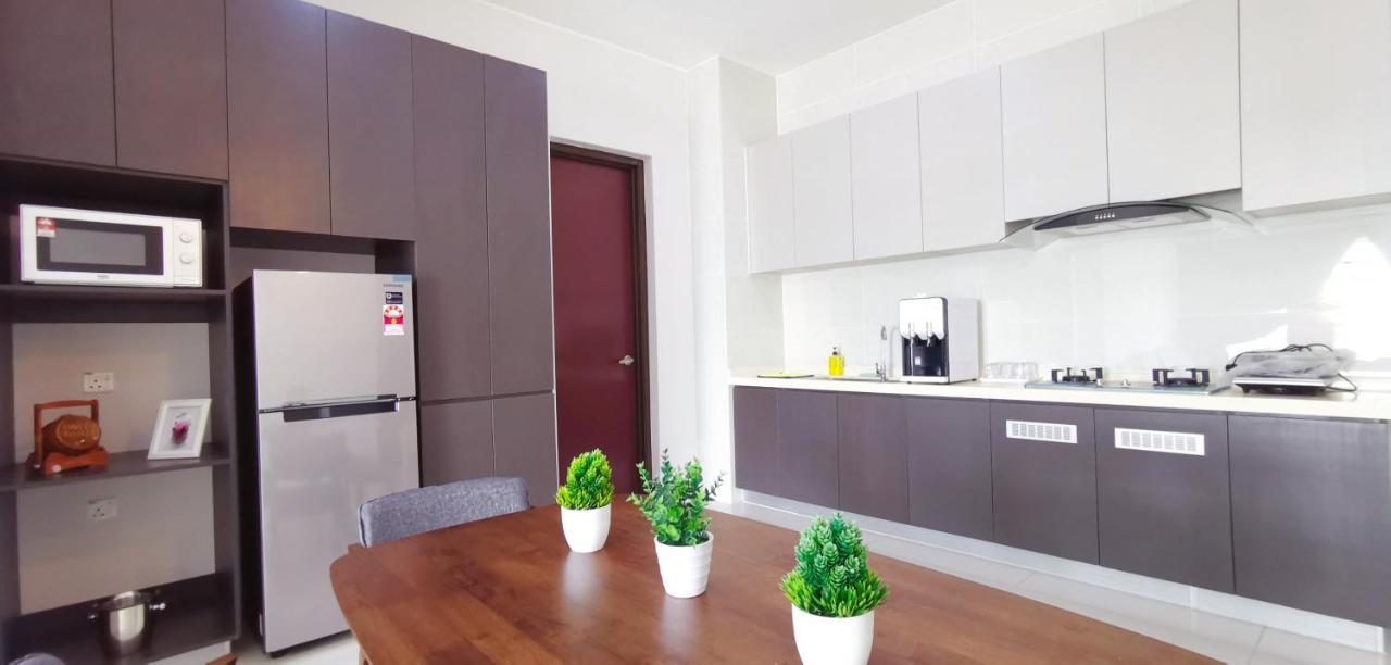 Superb Seaview Royal Strand Danga Bay Country Garden Apartment Johor Bahru Exterior photo